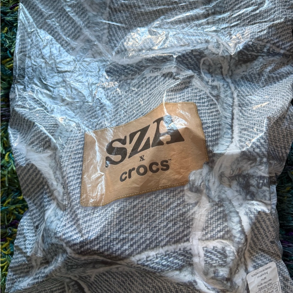 Crocs Denim Blue Clogs - Picture 2 of 4